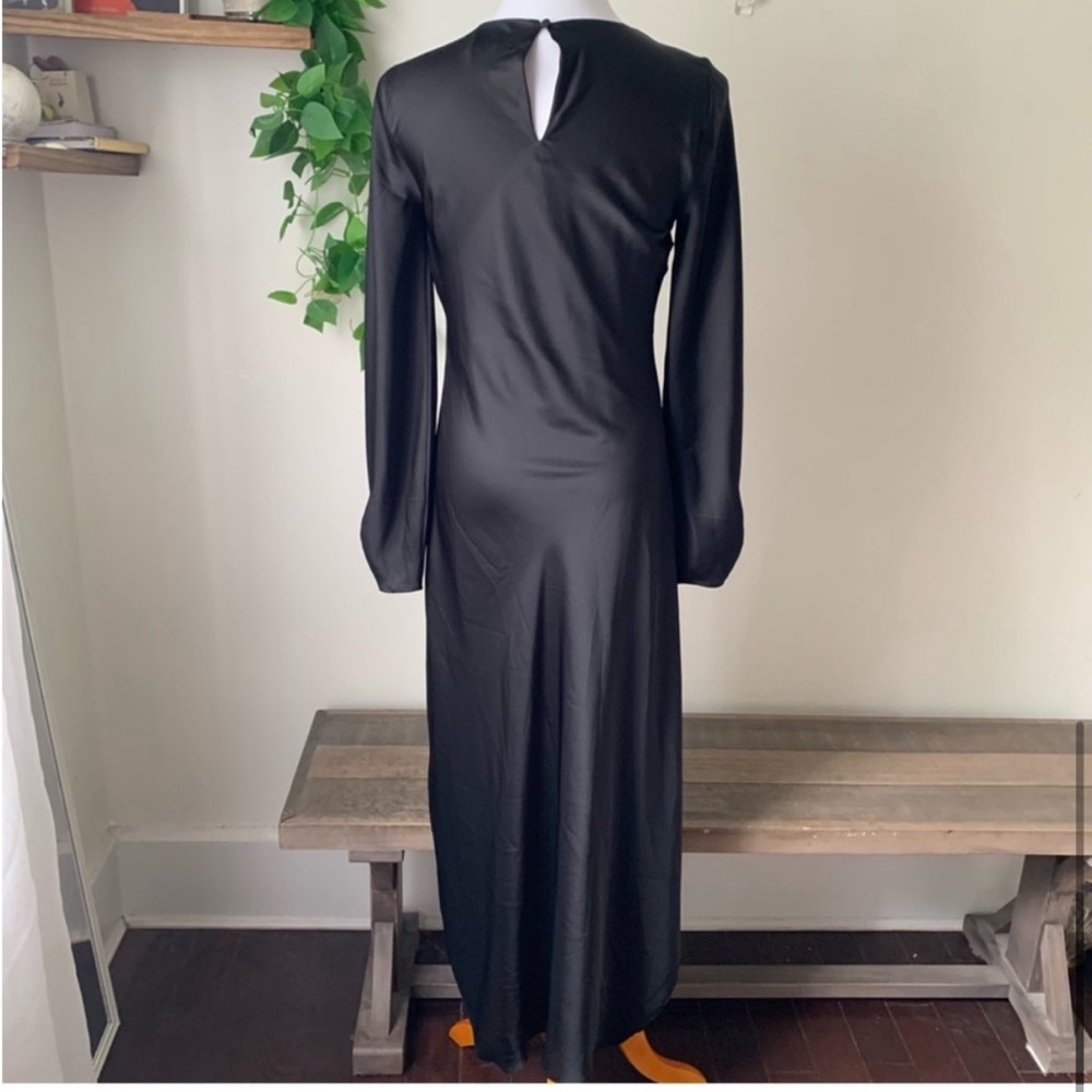 Express Dress - Picture 5 of 6